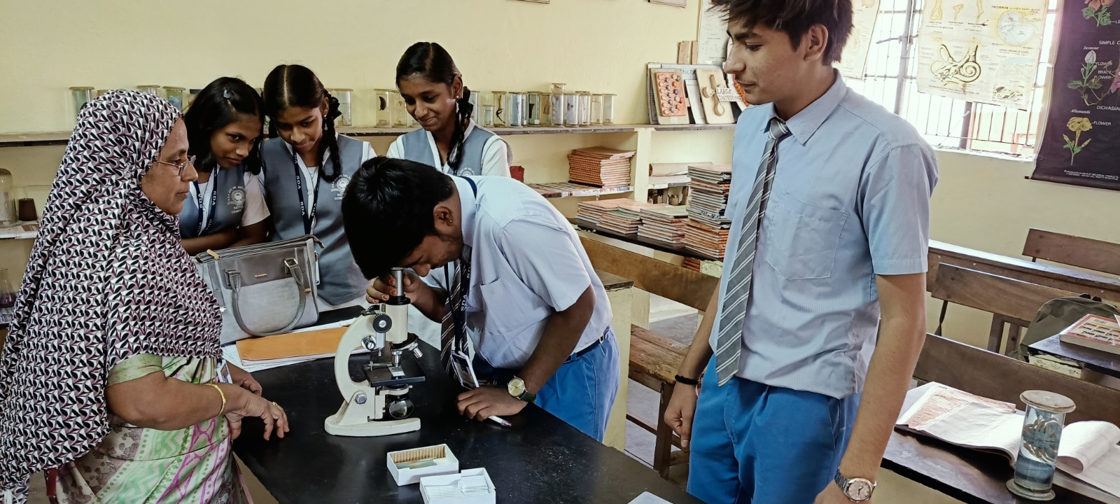 Biology Lab-SDA school coimbatore